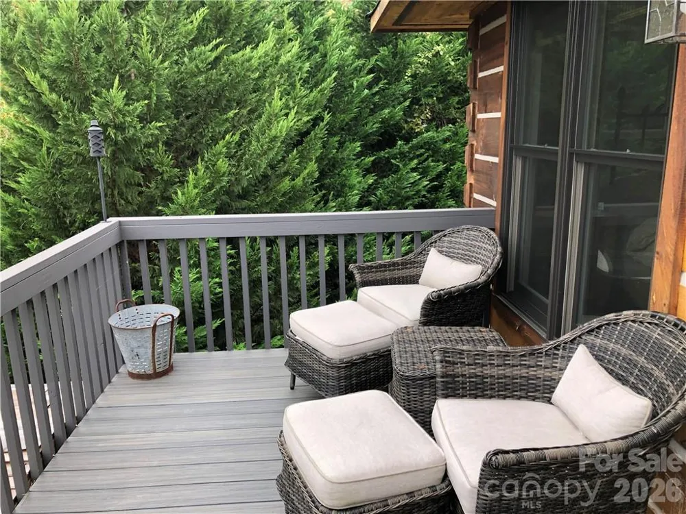 836 Burney Mountain Road Fletcher, NC 28732