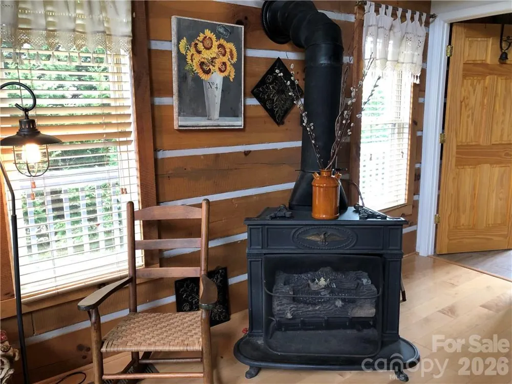 836 Burney Mountain Road Fletcher, NC 28732