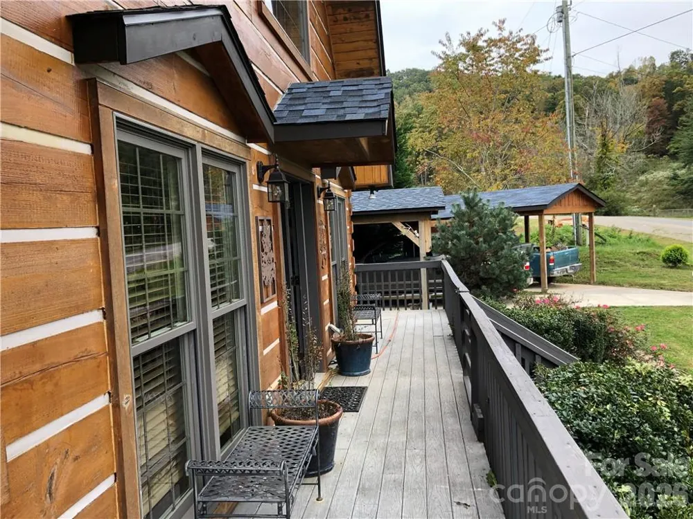 836 Burney Mountain Road Fletcher, NC 28732