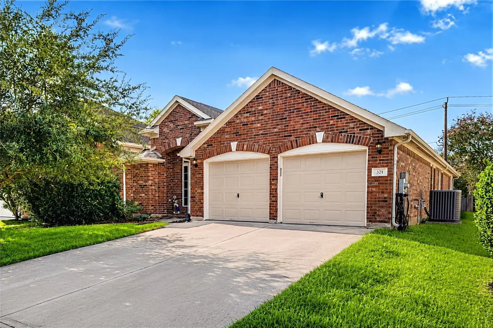 321 Holly Branch Lane Kemah, TX 77565