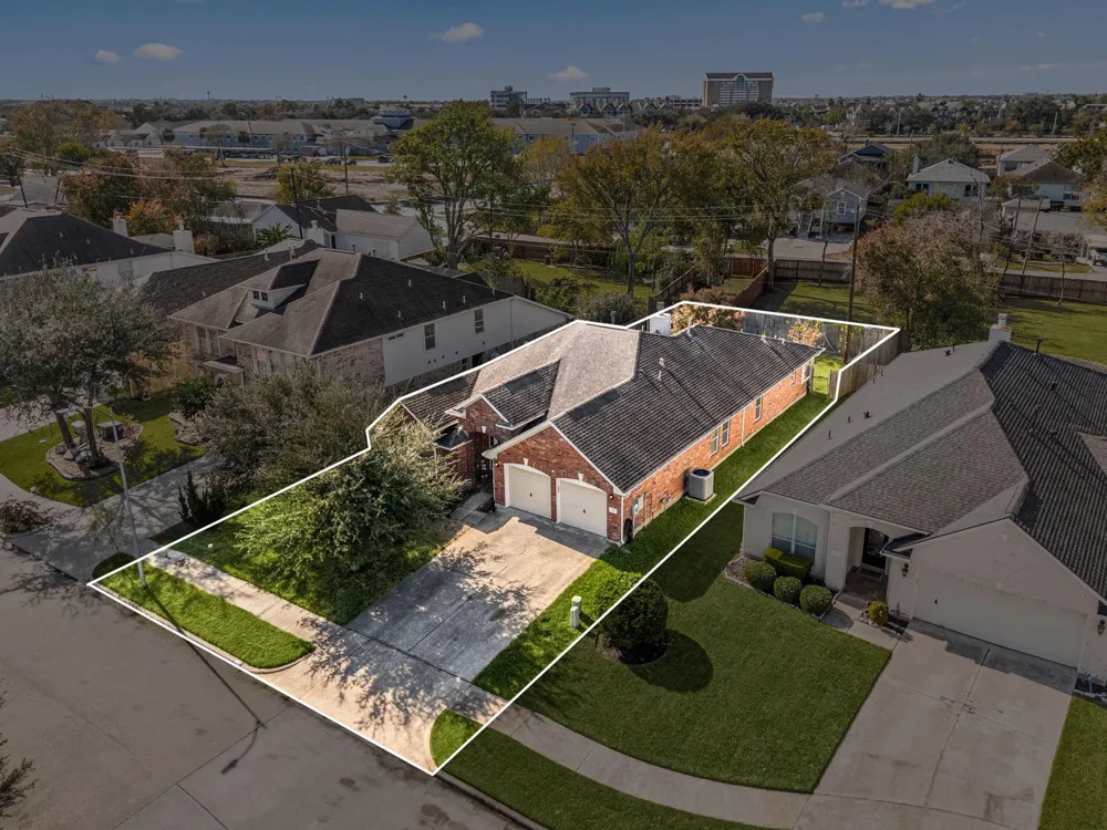 321 Holly Branch Lane Kemah, TX 77565