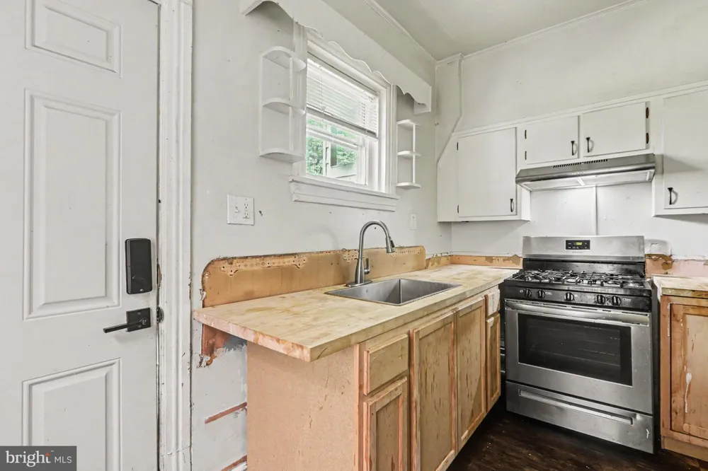 157 ROYAL TERRACE Harrisburg, PA 17103