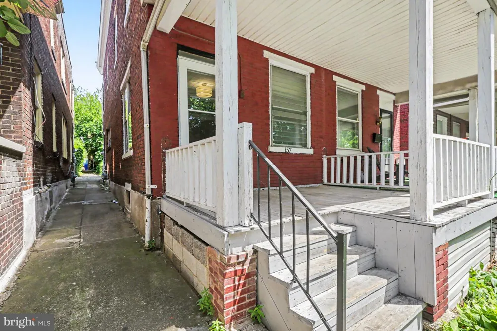 157 ROYAL TERRACE Harrisburg, PA 17103