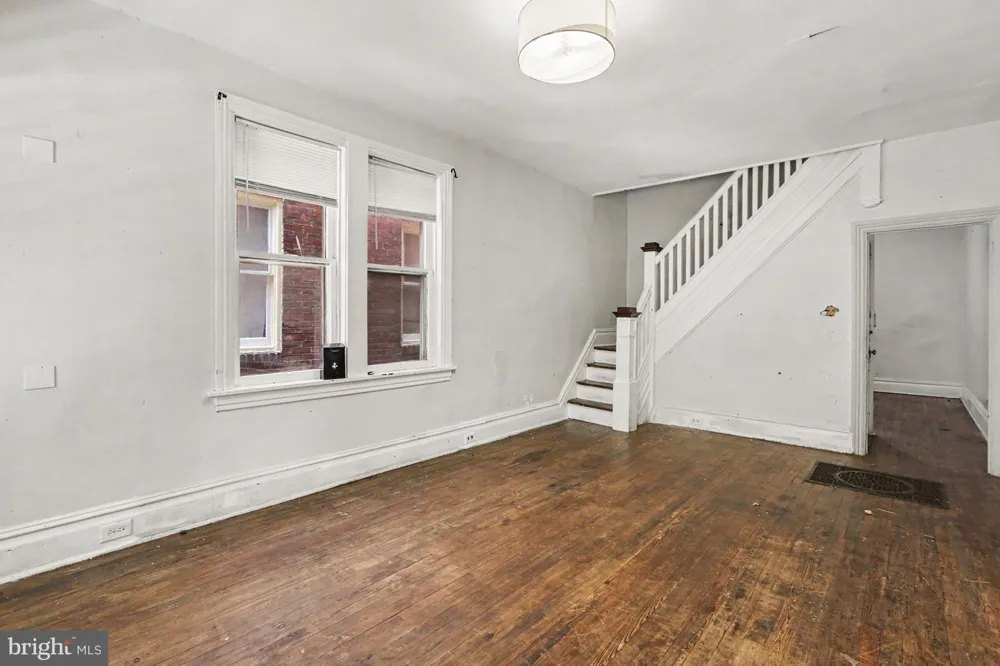 157 ROYAL TERRACE Harrisburg, PA 17103