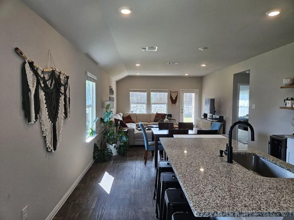 201 Elbow Bush Cove Kyle, TX 78640