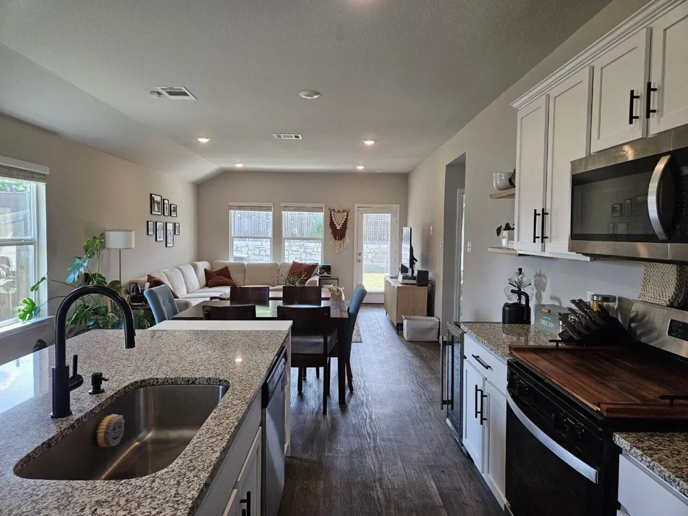 201 Elbow Bush Cove Kyle, TX 78640