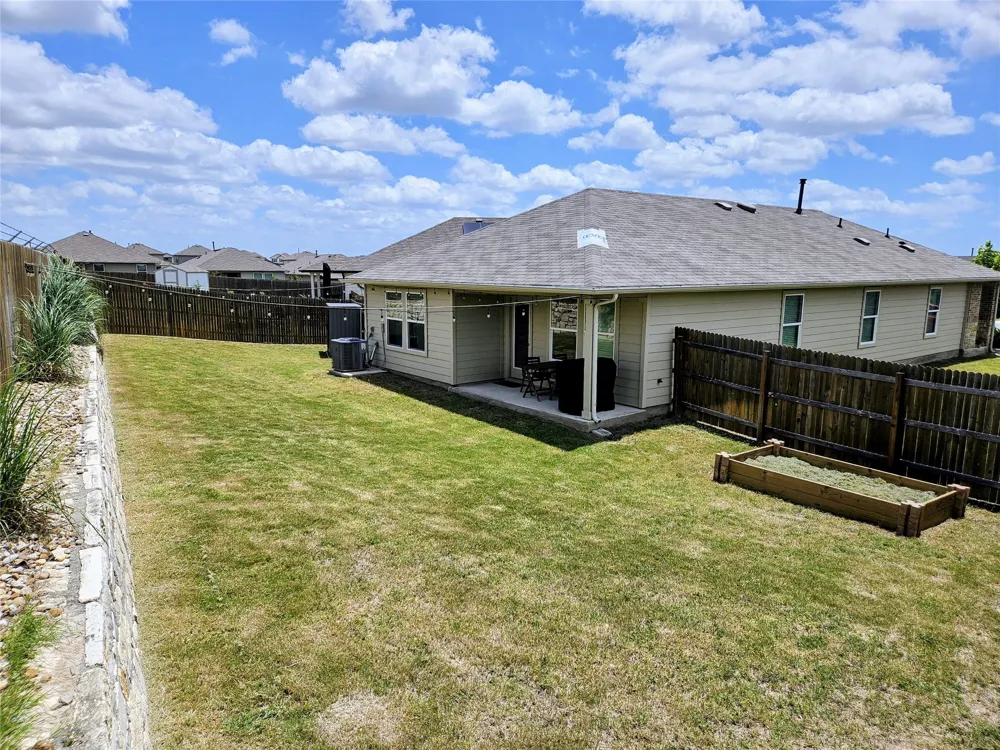 201 Elbow Bush Cove Kyle, TX 78640