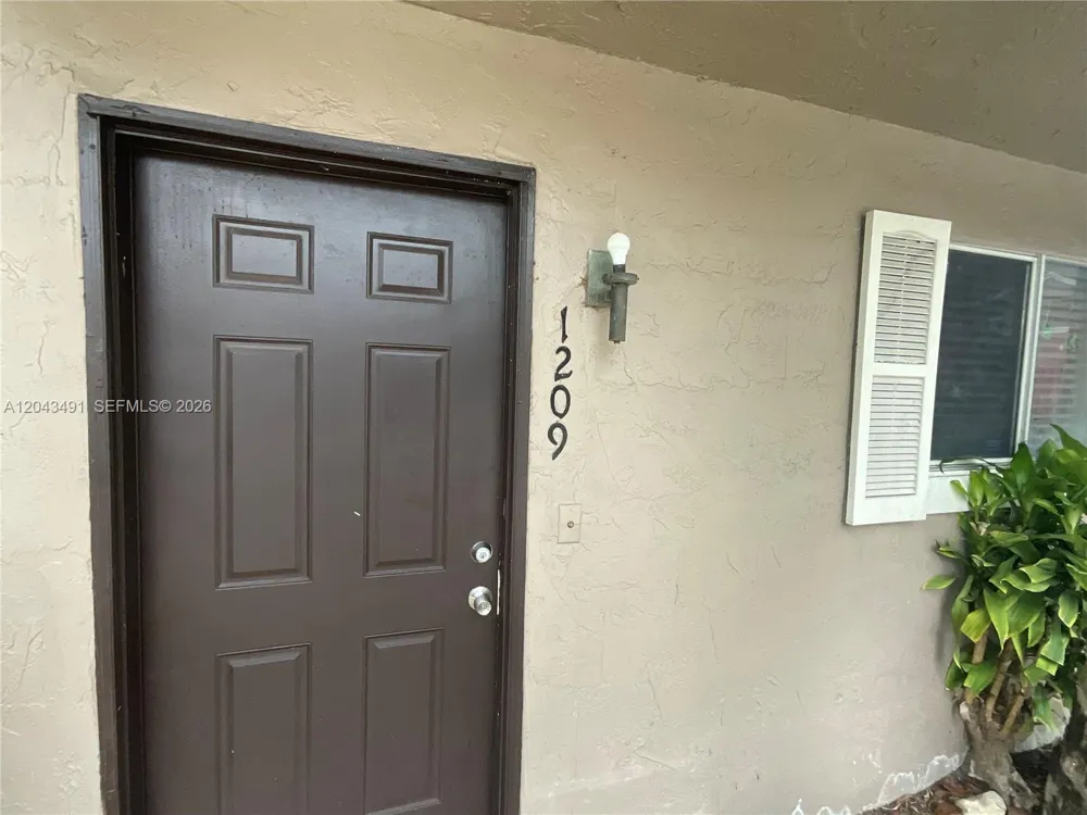 1209 Sussex Dr North Lauderdale, FL 33068