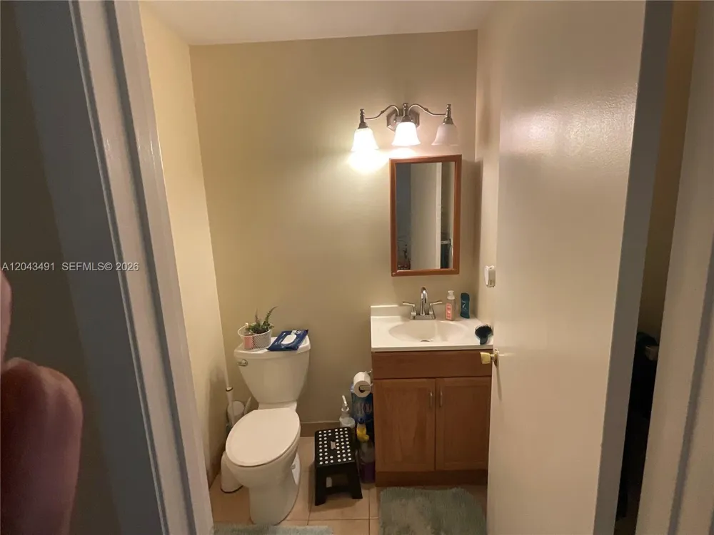 1209 Sussex Dr North Lauderdale, FL 33068