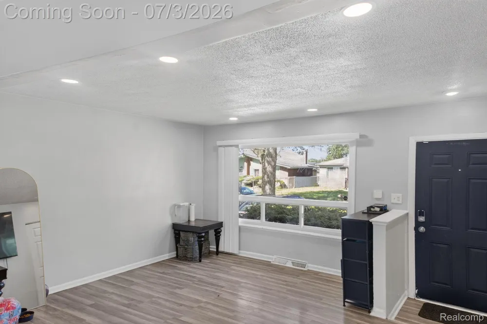 21326 Ithaca Avenue Royal Oak Charter Township, MI 48220