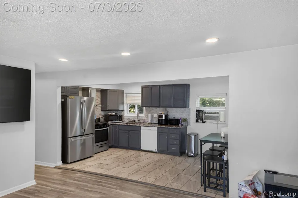 21326 Ithaca Avenue Royal Oak Charter Township, MI 48220