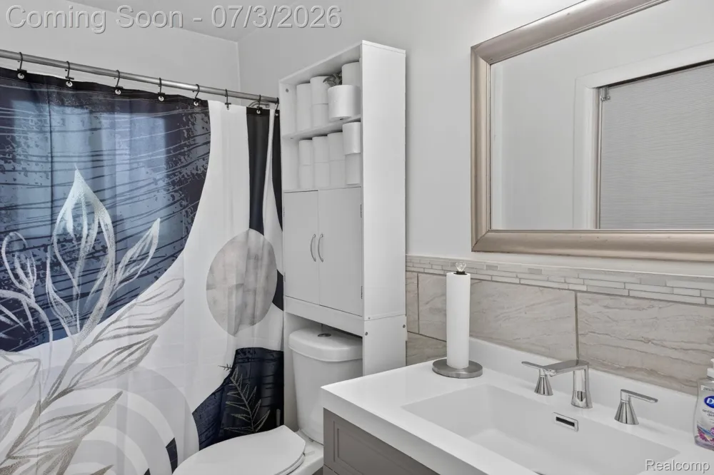 21326 Ithaca Avenue Royal Oak Charter Township, MI 48220