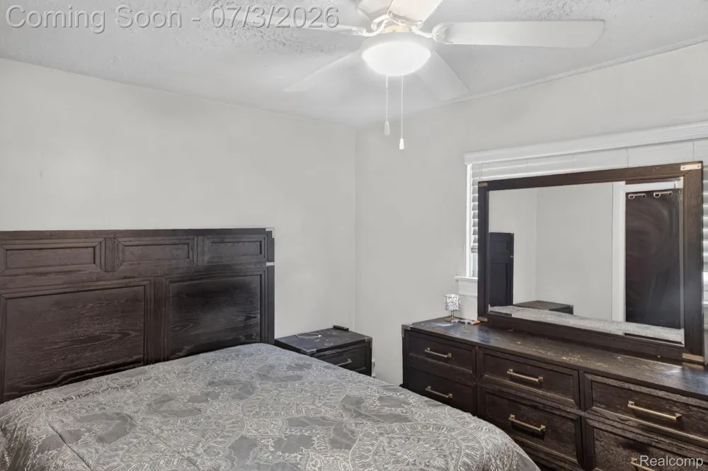 21326 Ithaca Avenue Royal Oak Charter Township, MI 48220