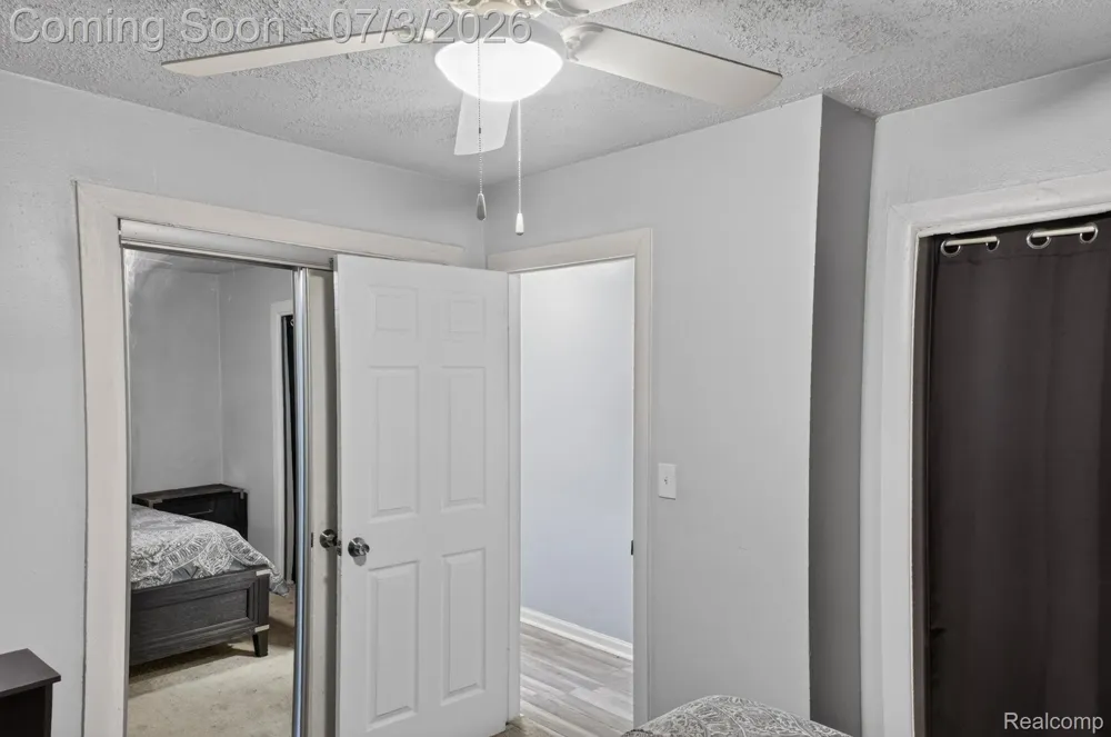 21326 Ithaca Avenue Royal Oak Charter Township, MI 48220