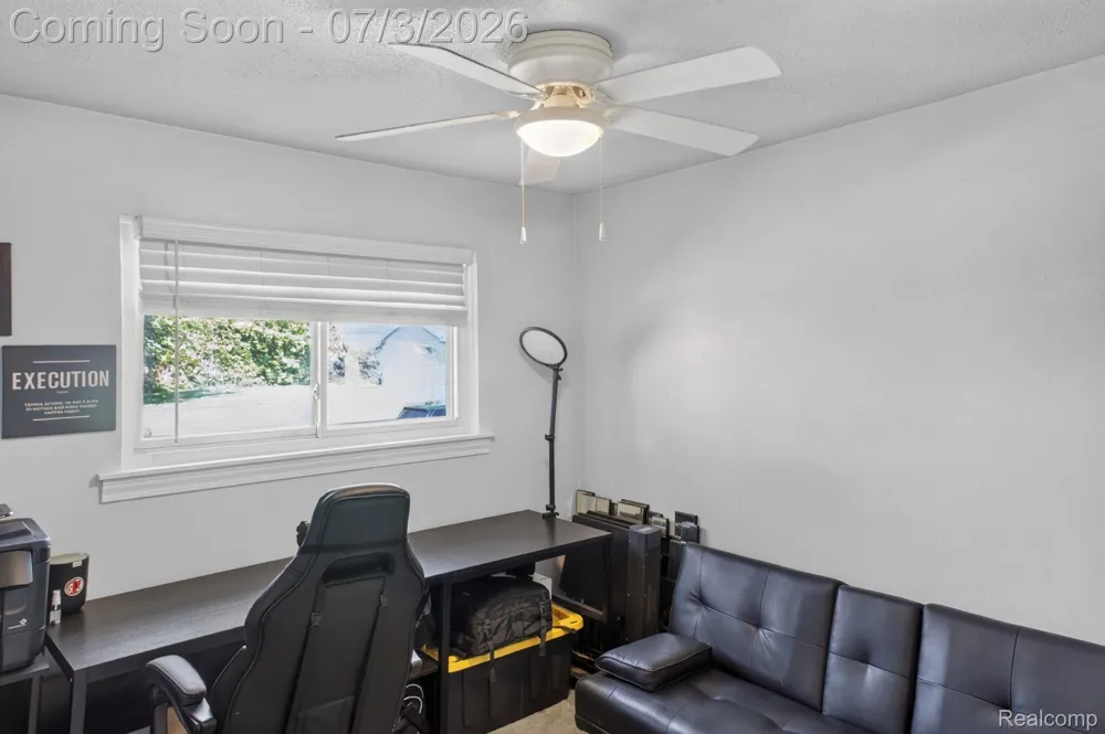 21326 Ithaca Avenue Royal Oak Charter Township, MI 48220