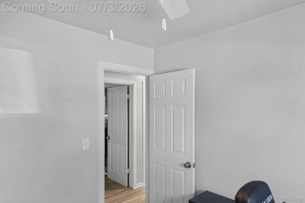 21326 Ithaca Avenue Royal Oak Charter Township, MI 48220