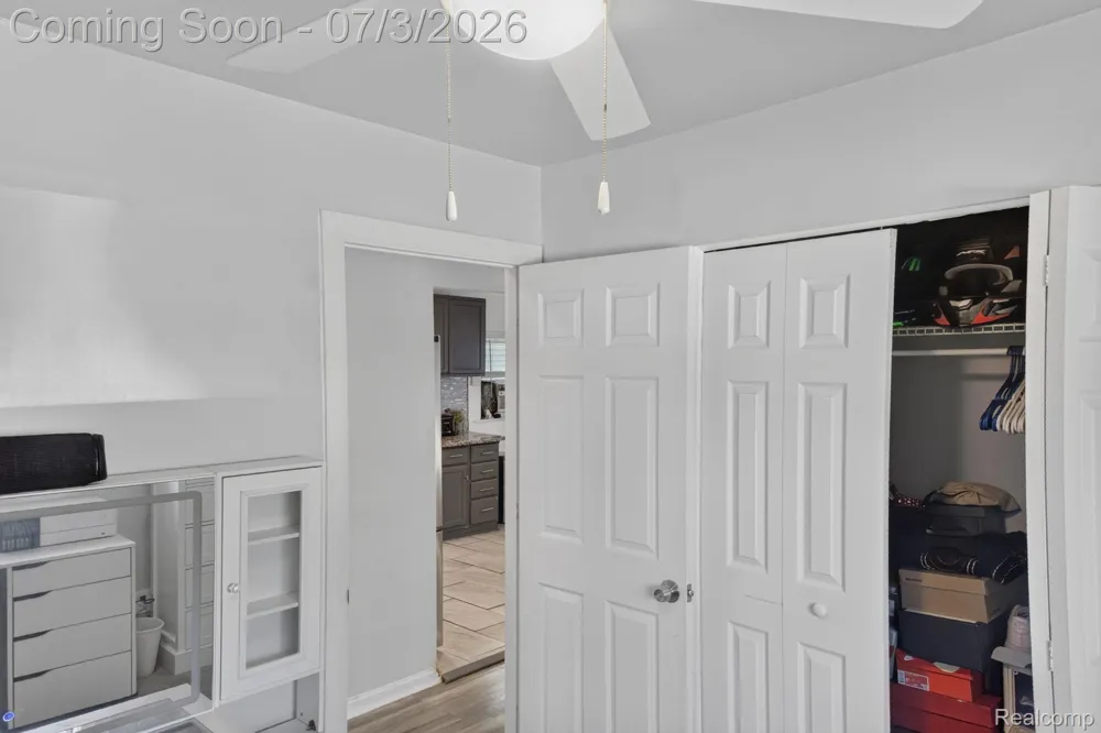 21326 Ithaca Avenue Royal Oak Charter Township, MI 48220