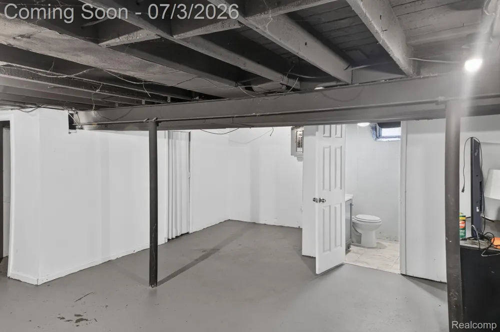 21326 Ithaca Avenue Royal Oak Charter Township, MI 48220