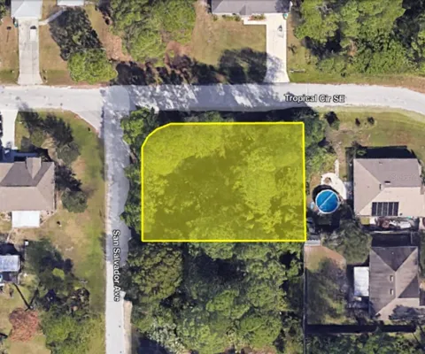 SAN SALVADOR AVENUE SE