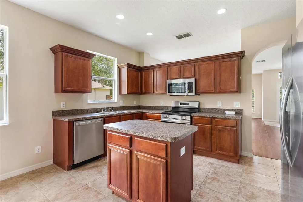 3360 CREEK RUN LANE Eustis, FL 32736