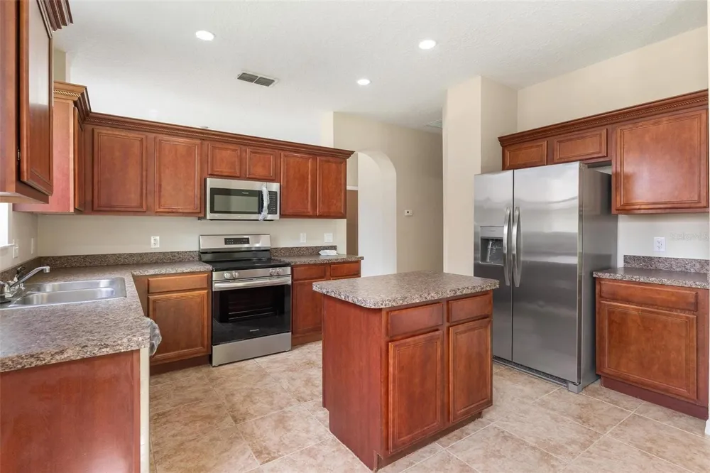 3360 CREEK RUN LANE Eustis, FL 32736