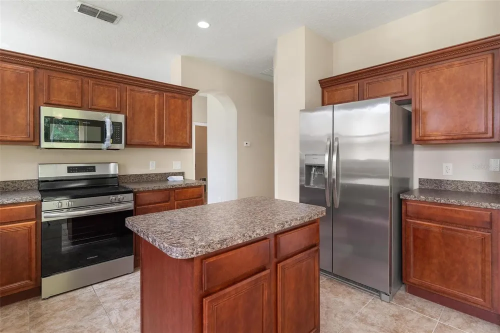 3360 CREEK RUN LANE Eustis, FL 32736
