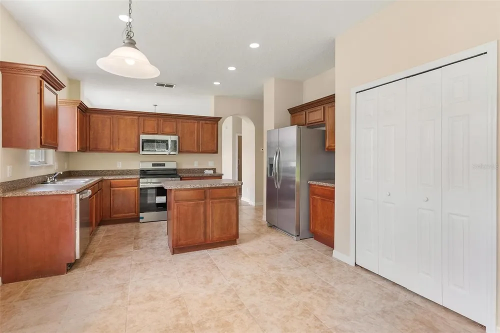 3360 CREEK RUN LANE Eustis, FL 32736