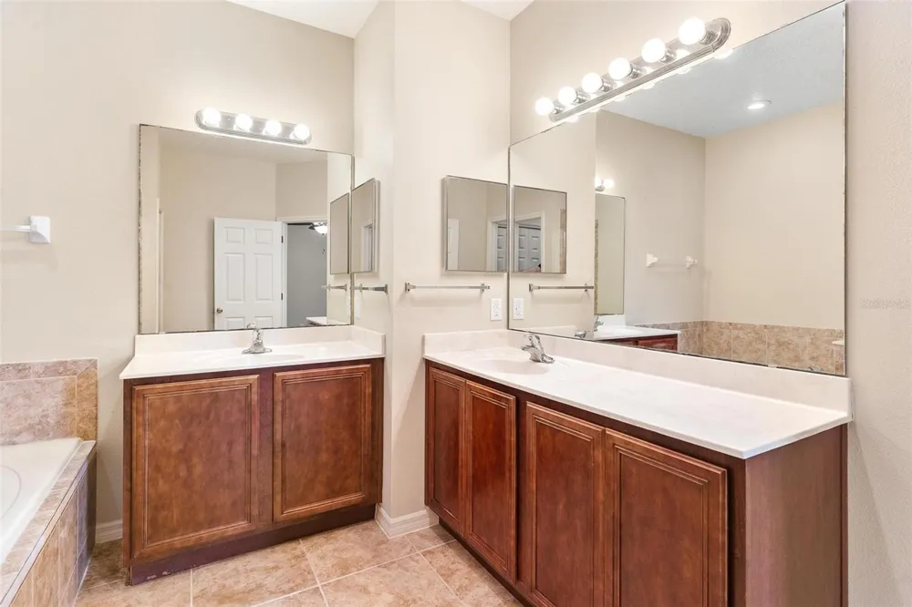3360 CREEK RUN LANE Eustis, FL 32736