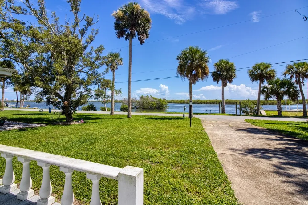 5242 RIVERSIDE DRIVE Port Orange, FL 32127