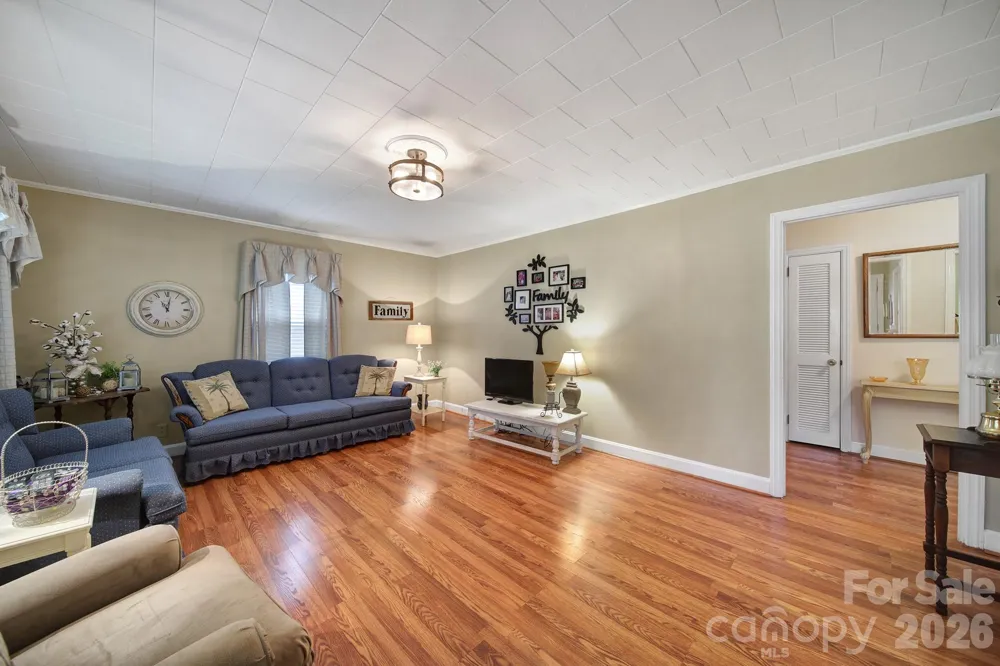 215 W Stevens Street Kershaw, SC 29067