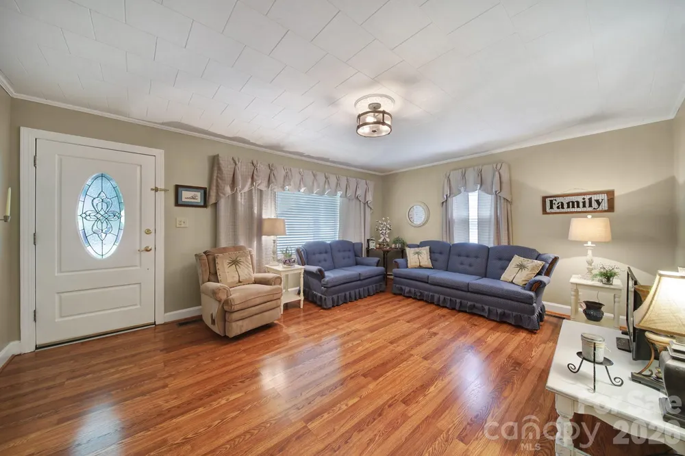 215 W Stevens Street Kershaw, SC 29067