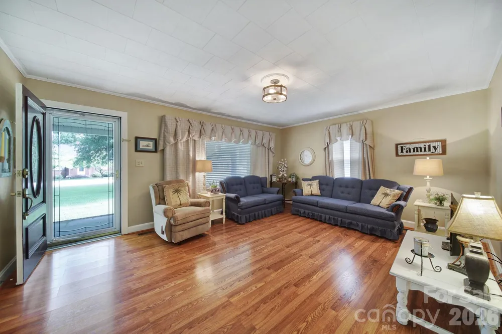 215 W Stevens Street Kershaw, SC 29067