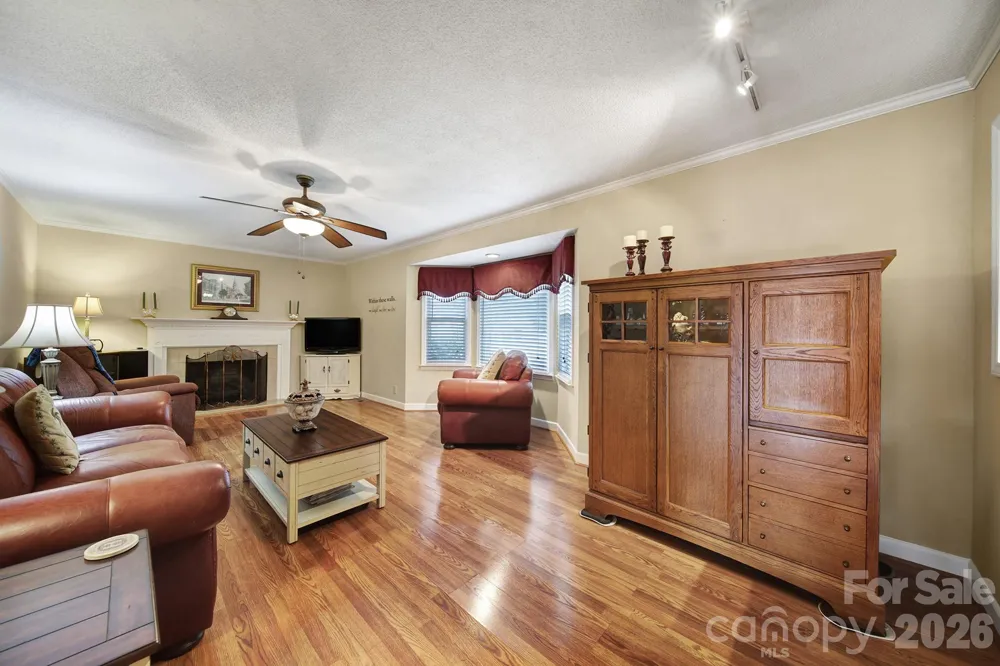 215 W Stevens Street Kershaw, SC 29067