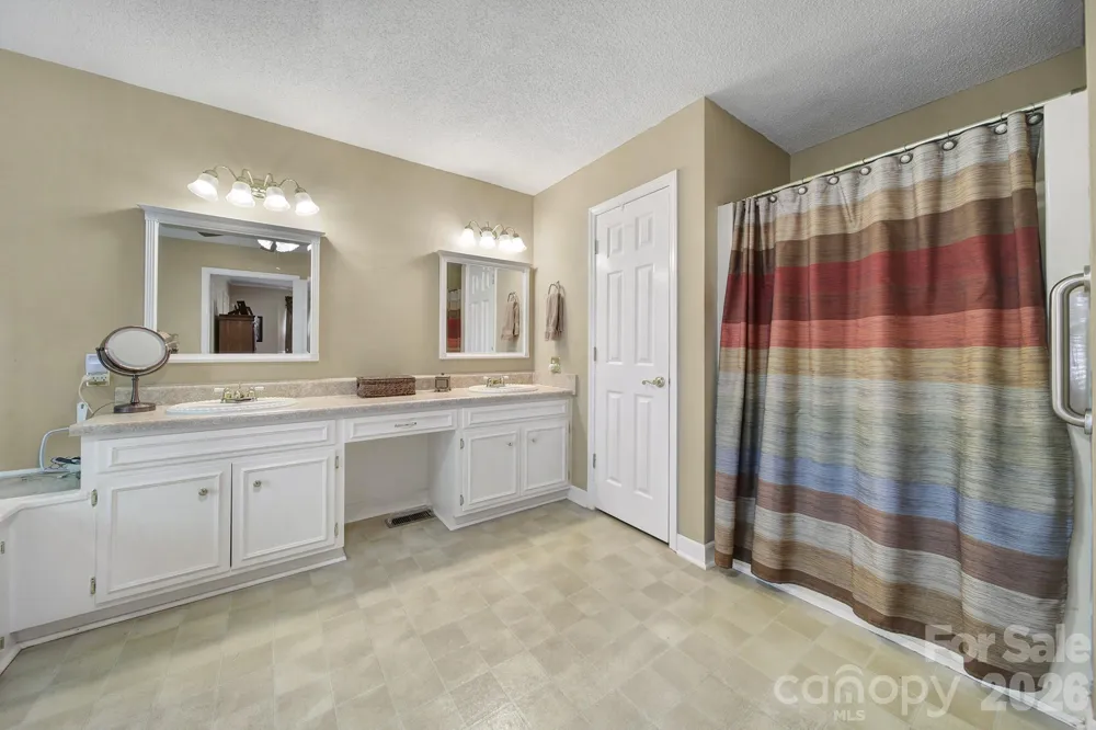 215 W Stevens Street Kershaw, SC 29067