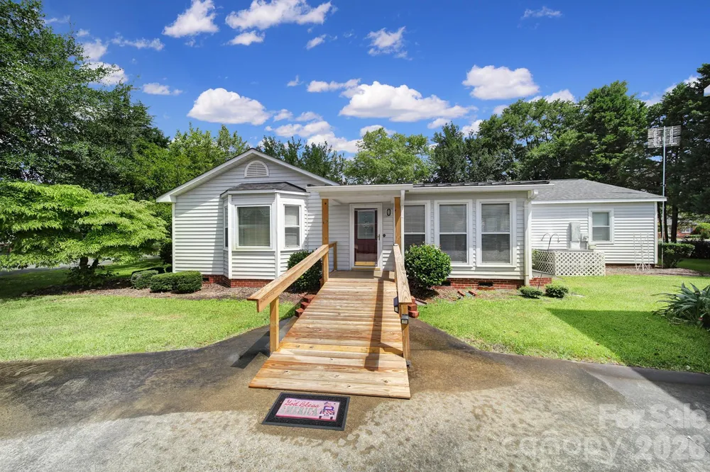 215 W Stevens Street Kershaw, SC 29067