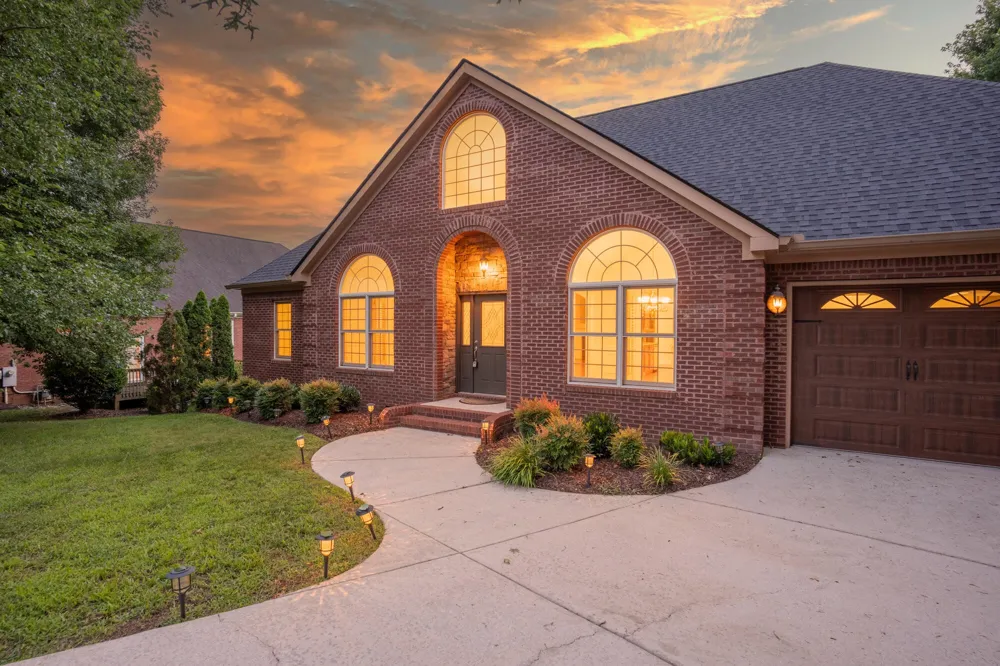 9237 Leaf Brook Lane Apison, TN 37302
