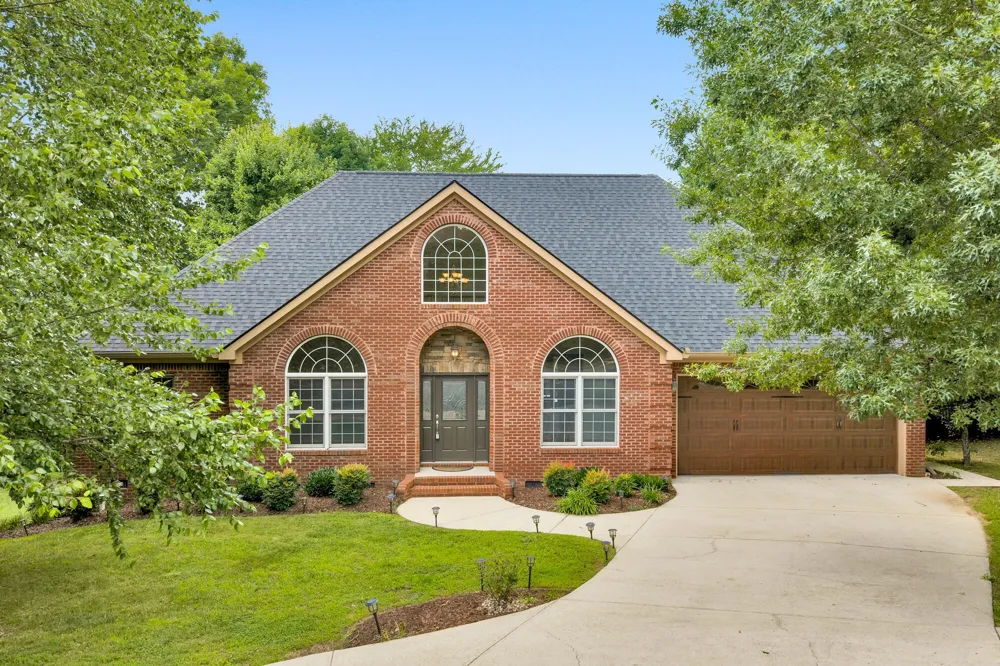 9237 Leaf Brook Lane Apison, TN 37302