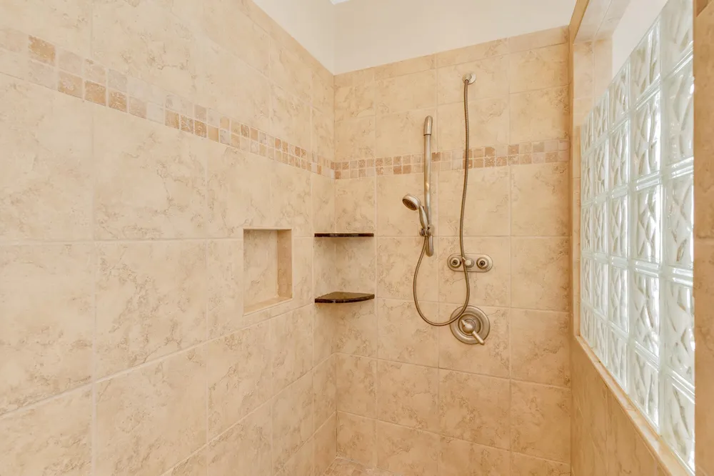 9237 Leaf Brook Lane Apison, TN 37302