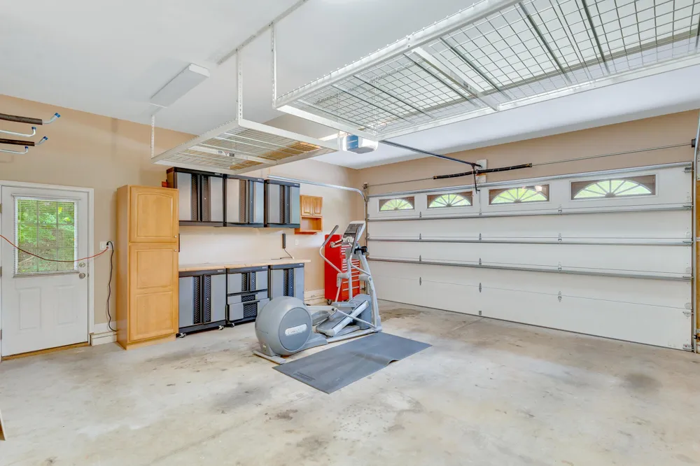 9237 Leaf Brook Lane Apison, TN 37302