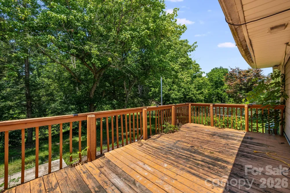 67 Banks Town Road Weaverville, NC 28787