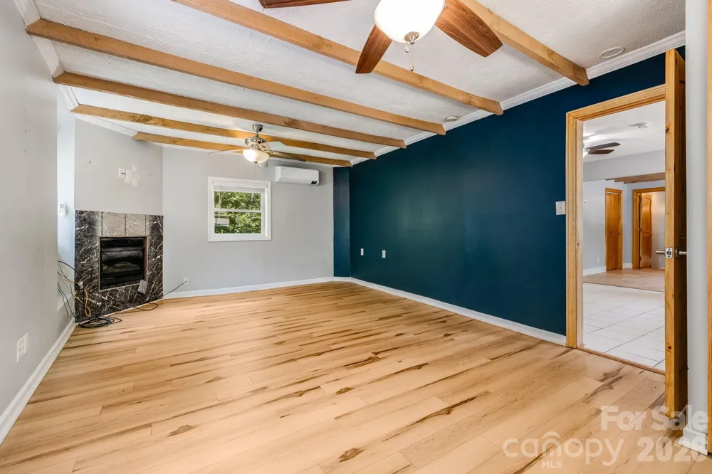 67 Banks Town Road Weaverville, NC 28787