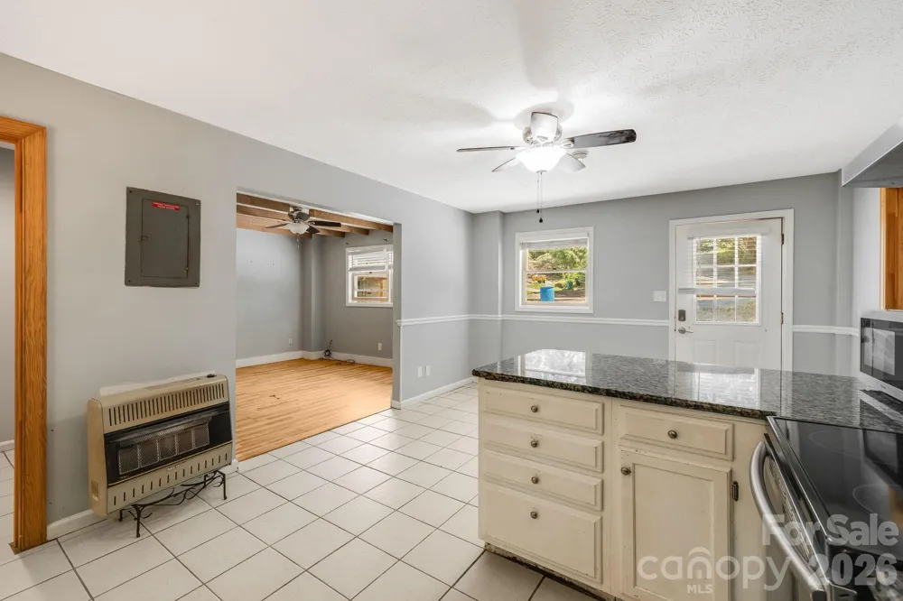 67 Banks Town Road Weaverville, NC 28787