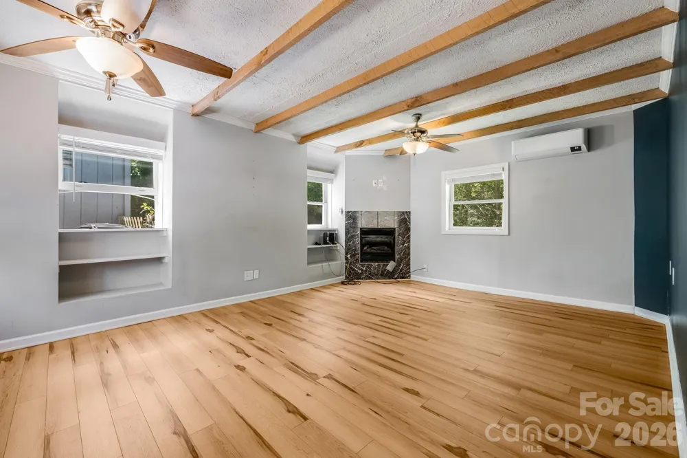 67 Banks Town Road Weaverville, NC 28787