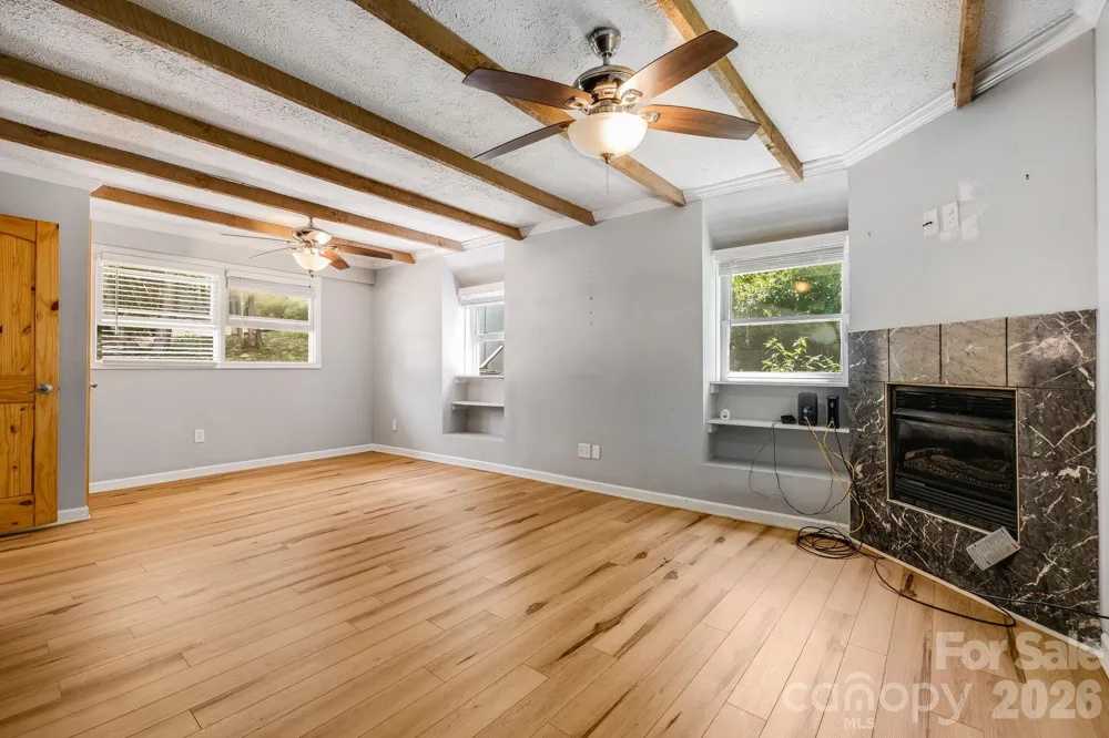 67 Banks Town Road Weaverville, NC 28787