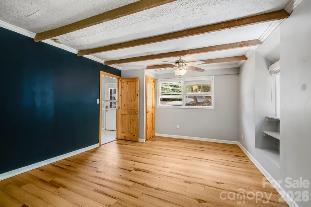 67 Banks Town Road Weaverville, NC 28787