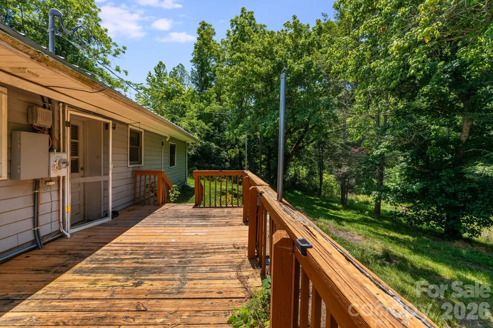 67 Banks Town Road Weaverville, NC 28787