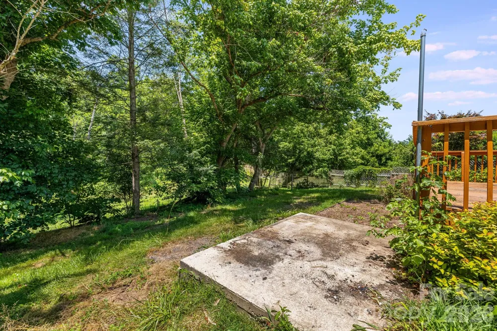 67 Banks Town Road Weaverville, NC 28787