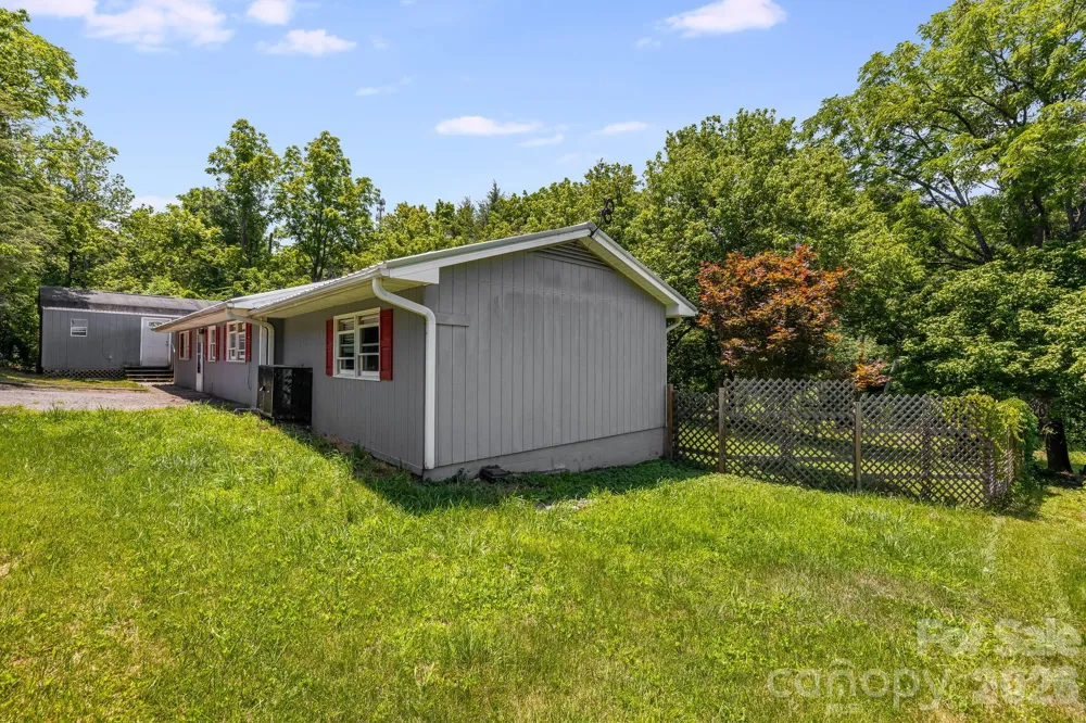 67 Banks Town Road Weaverville, NC 28787