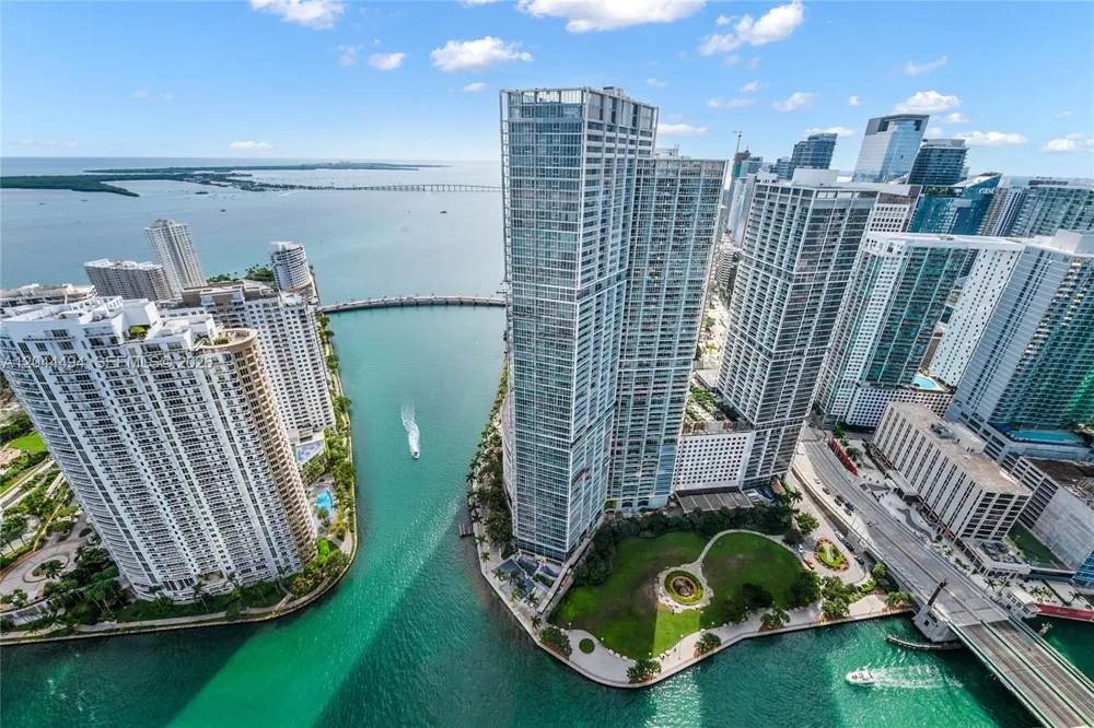 300 Biscayne Blvd Way #5104 Miami, FL 33131