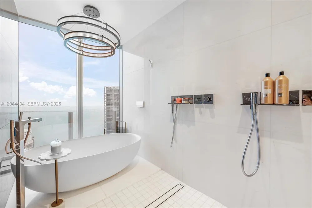 300 Biscayne Blvd Way #5104 Miami, FL 33131
